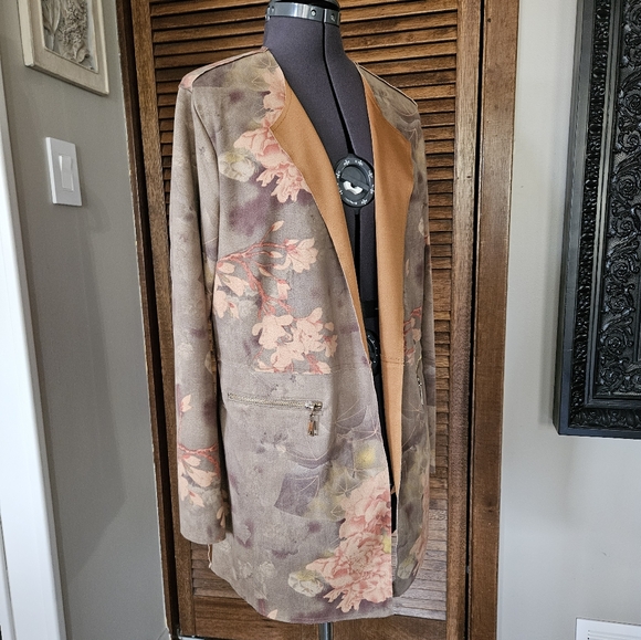 NWT muted floral, faux suede jacket. - Picture 2 of 11